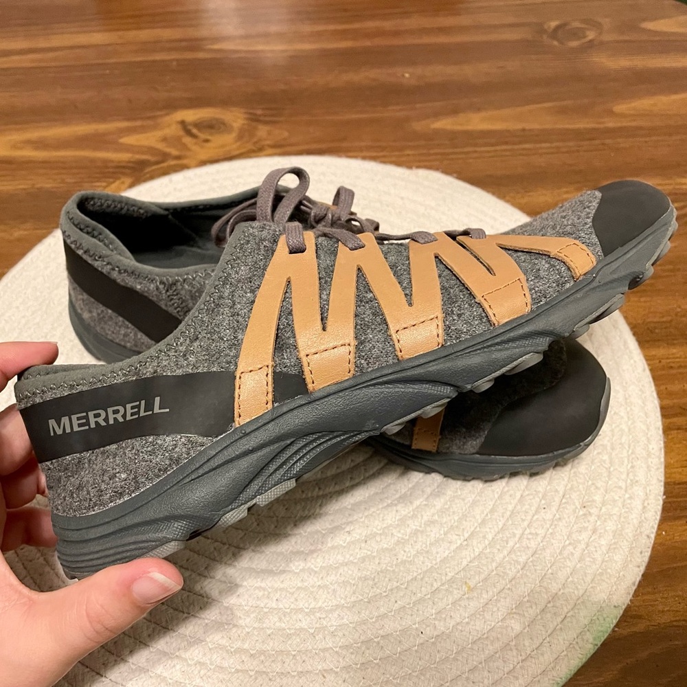 womens merrell hiking shoe